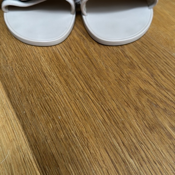 DIOR slides - Picture 5 of 13